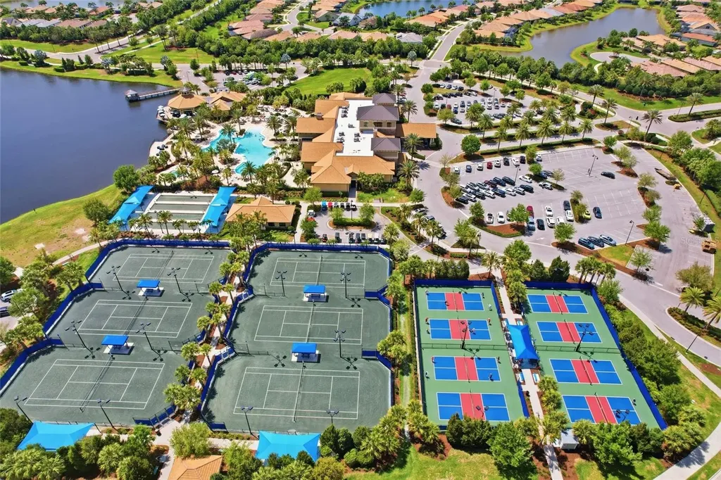 7017 Hanover Court Bradenton FL 34202