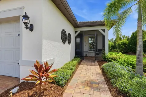 7017 Hanover Court Bradenton FL 34202
