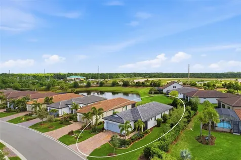 7017 Hanover Court Bradenton FL 34202