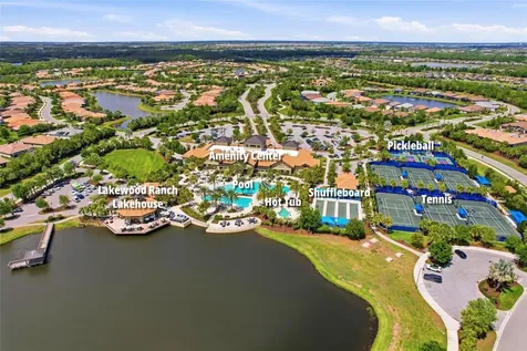7017 Hanover Court Bradenton FL 34202