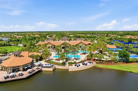 7017 Hanover Court Bradenton FL 34202
