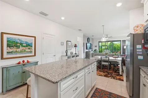 7017 Hanover Court Bradenton FL 34202