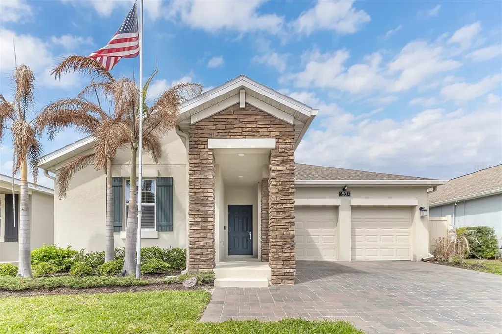 1807 Good Neighbor Loop Kissimmee FL 34744