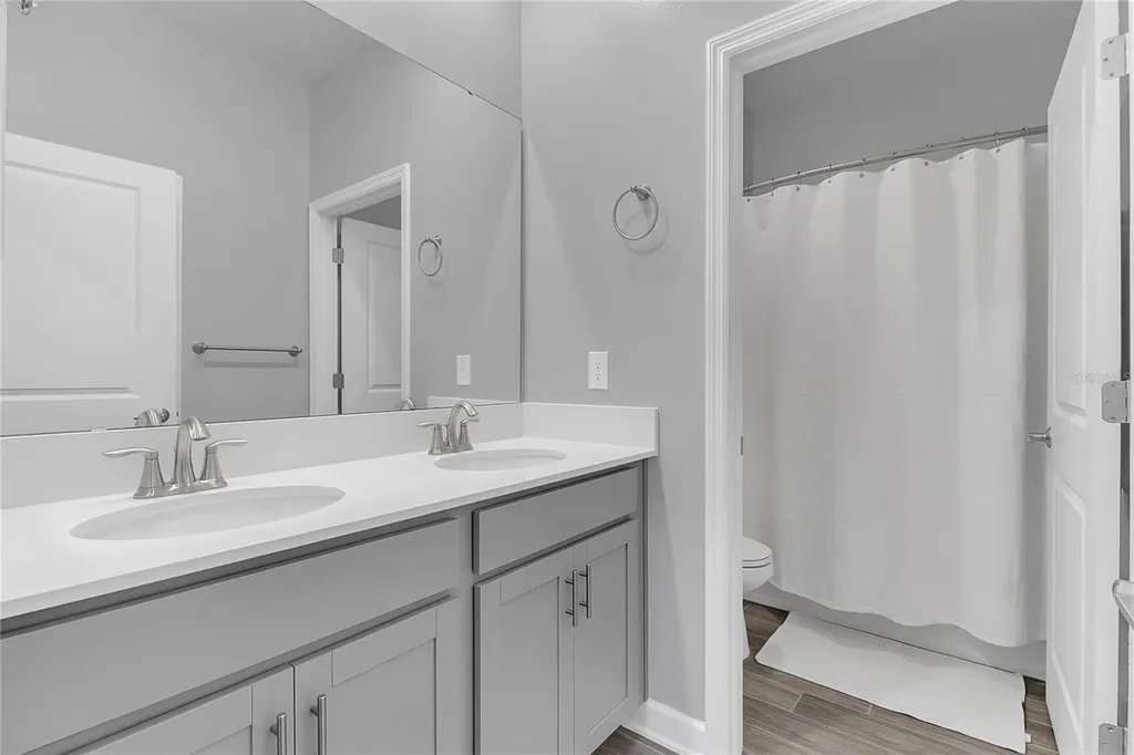 1807 Good Neighbor Loop Kissimmee FL 34744