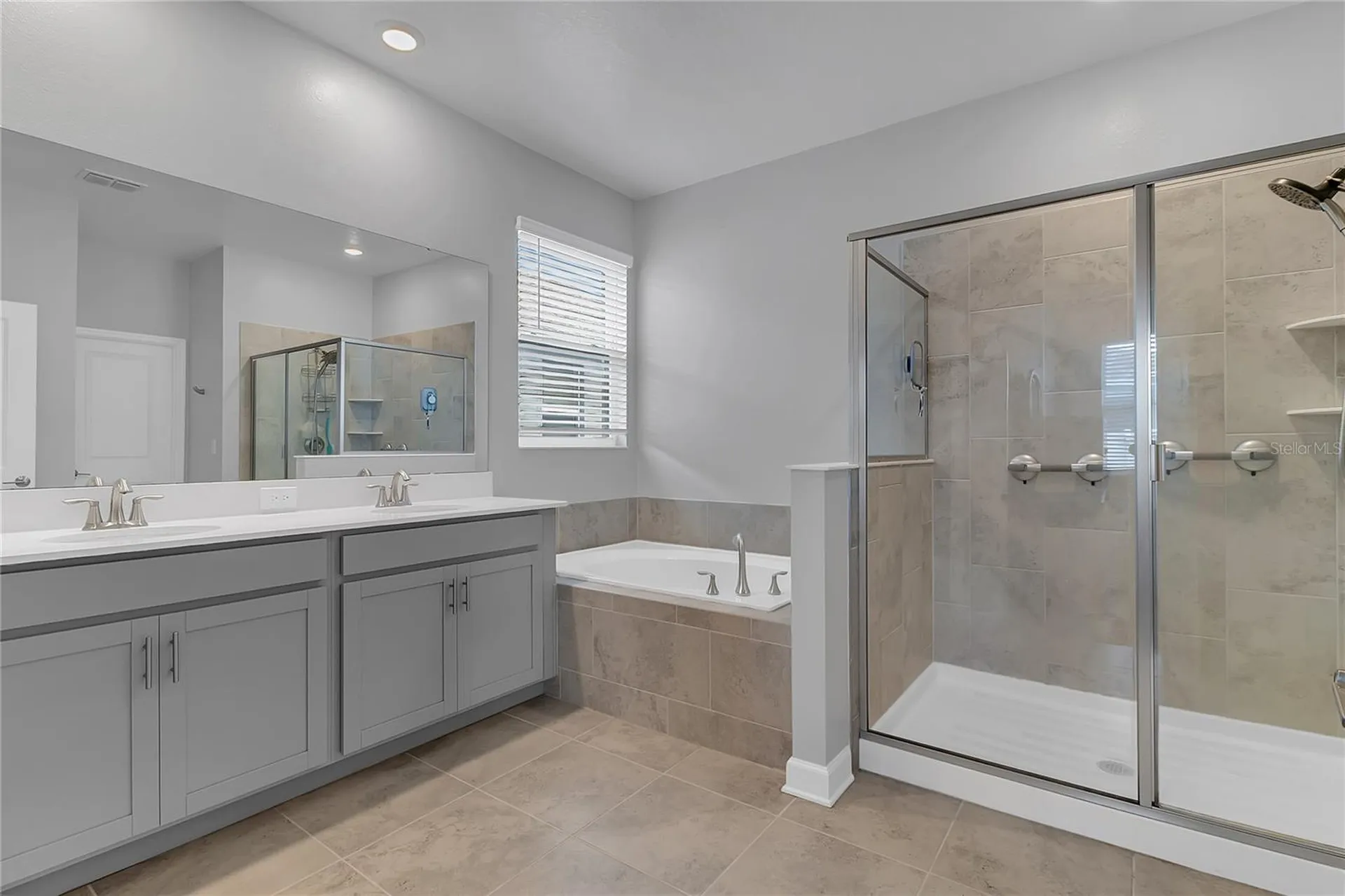 1807 Good Neighbor Loop Kissimmee FL 34744
