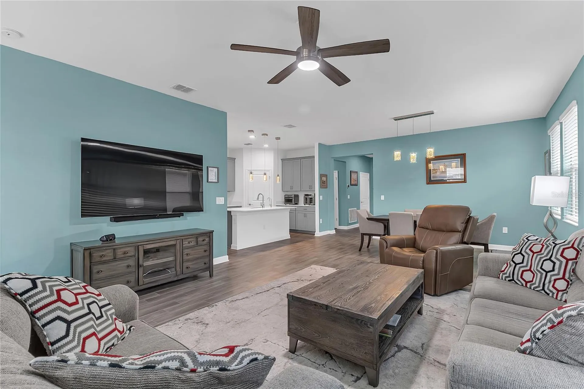 1807 Good Neighbor Loop Kissimmee FL 34744
