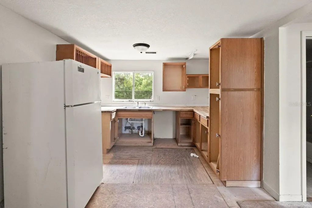6808 New York Drive Tampa FL 33619