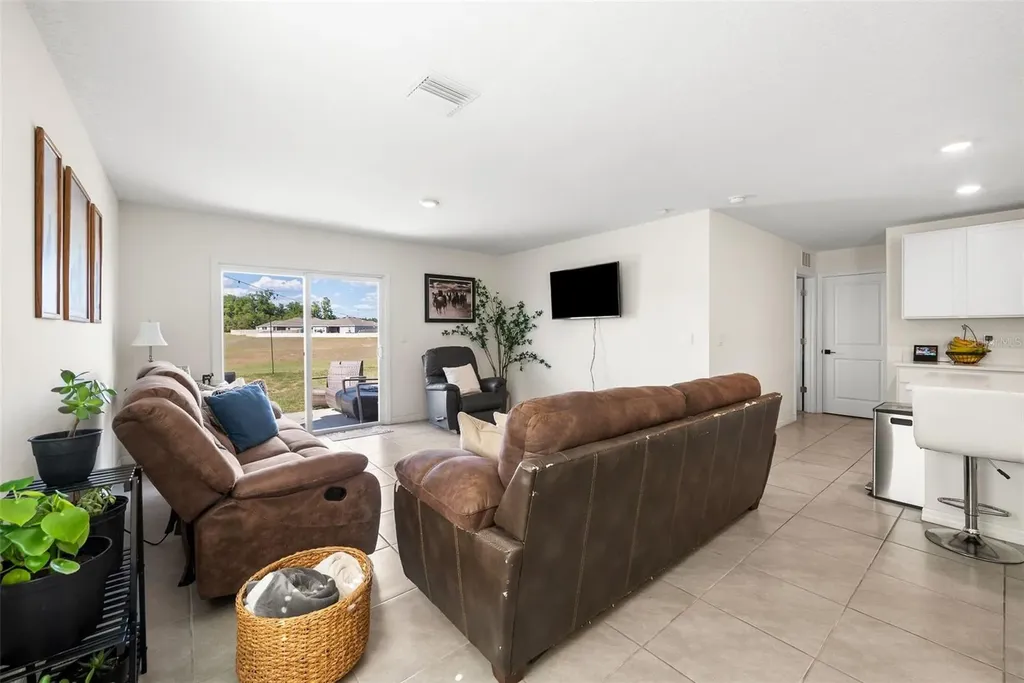 24672 NW 11th Place Newberry FL 32669