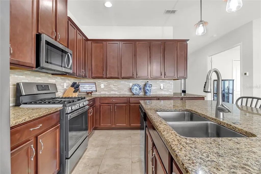 5017 E Fountainwood Drive St Cloud FL 34772