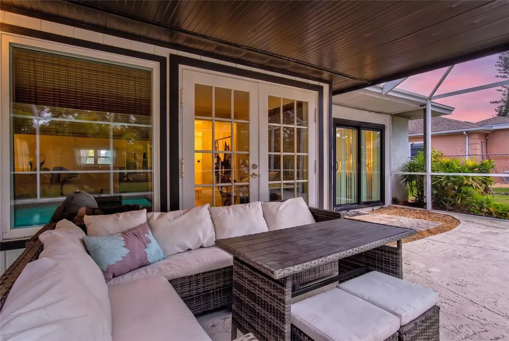 214 Gaines Avenue Sarasota FL 34243