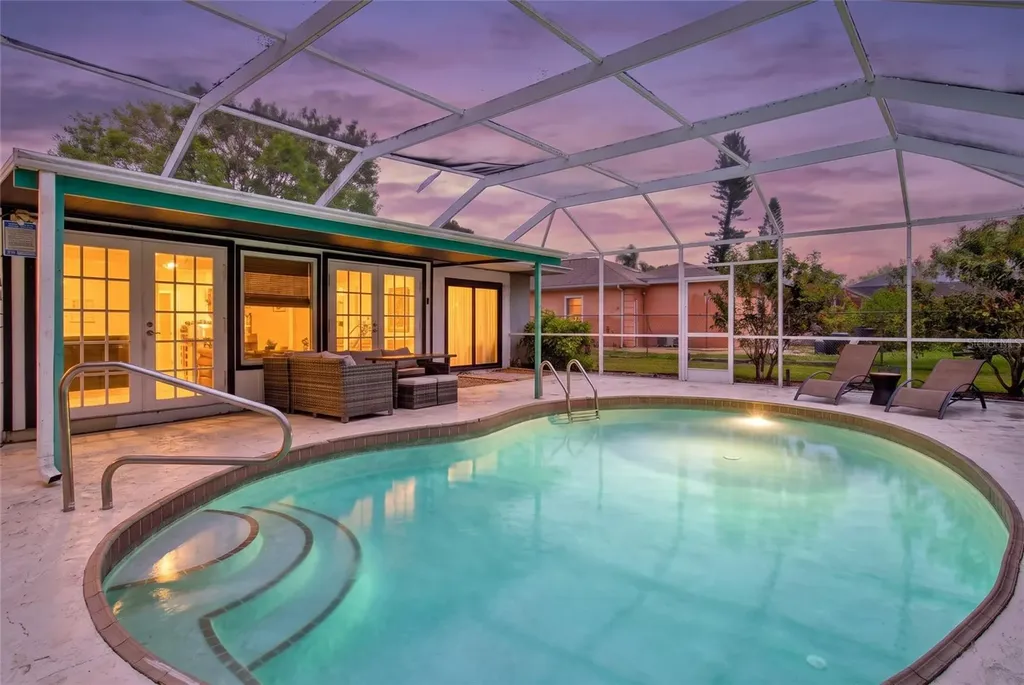 214 Gaines Avenue Sarasota FL 34243