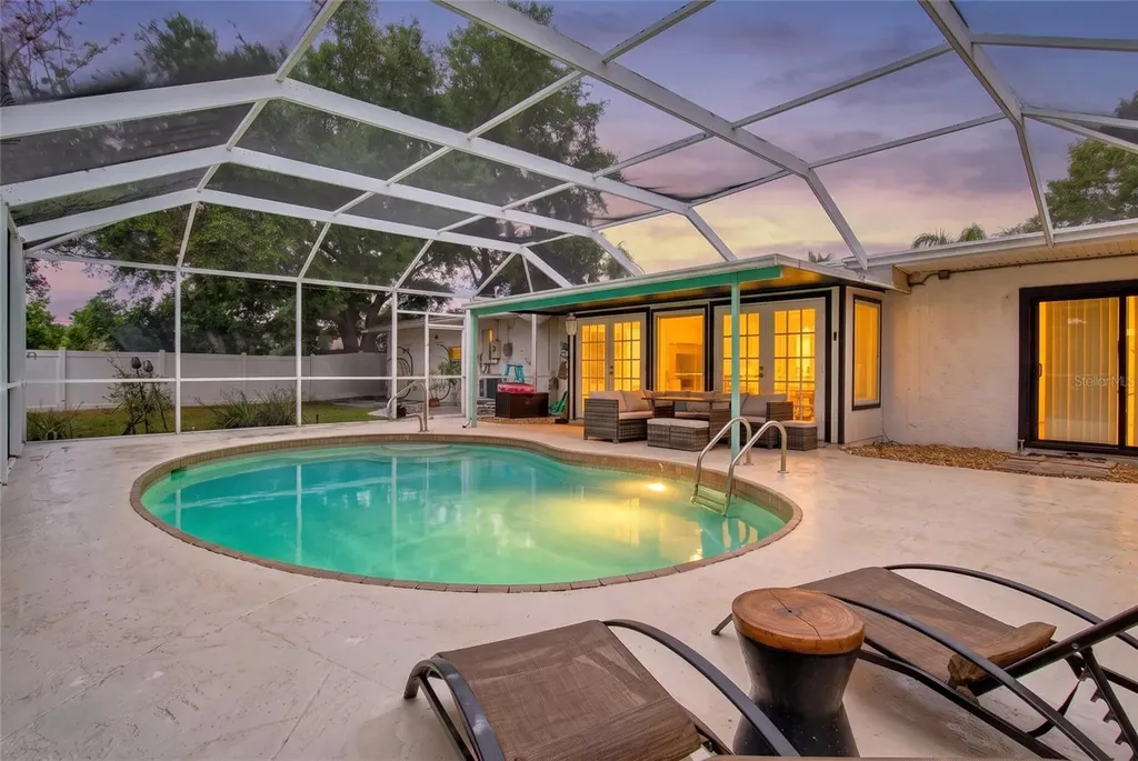 214 Gaines Avenue Sarasota FL 34243