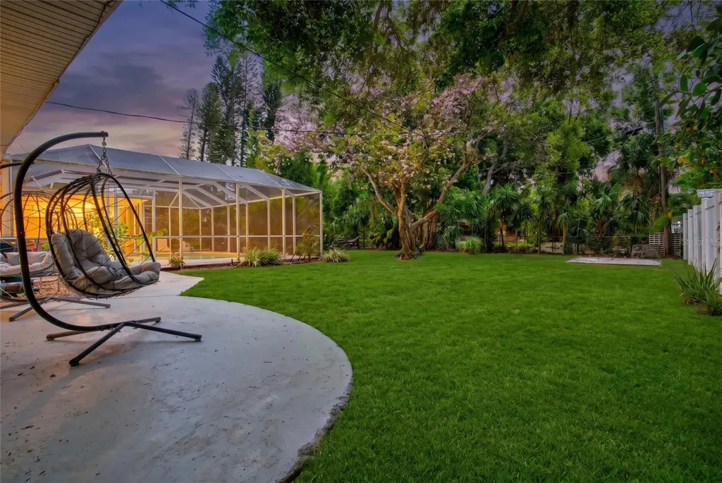 214 Gaines Avenue Sarasota FL 34243