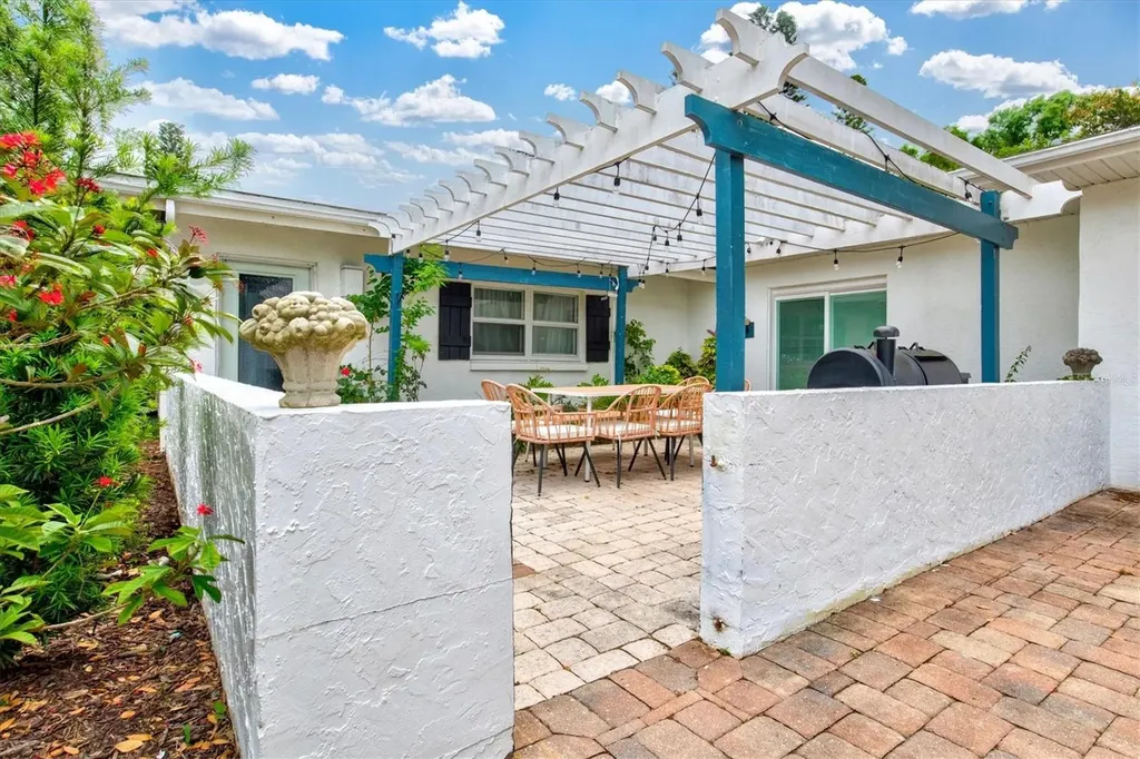 214 Gaines Avenue Sarasota FL 34243