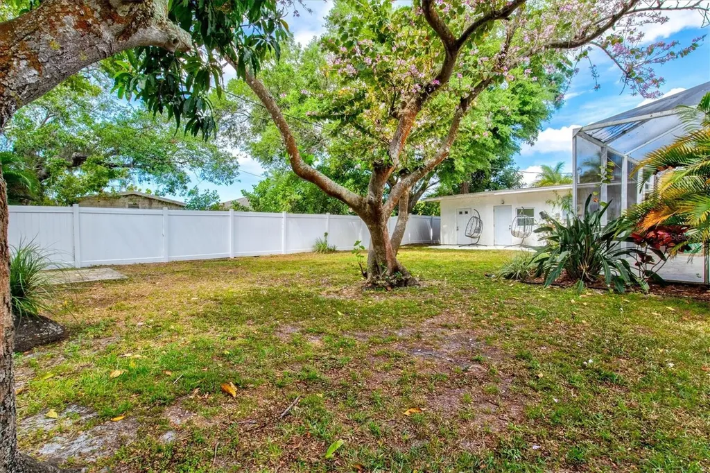 214 Gaines Avenue Sarasota FL 34243