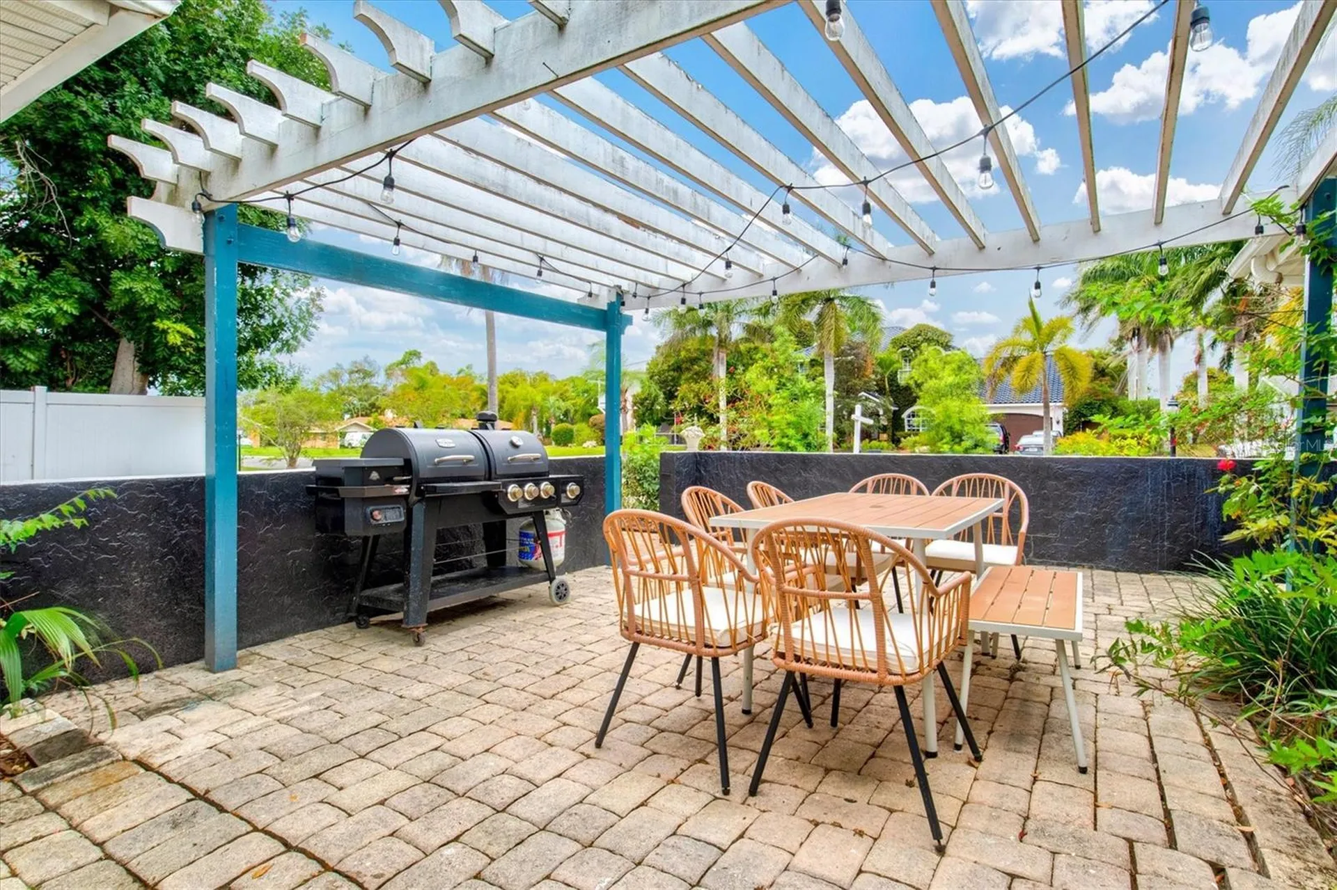 214 Gaines Avenue Sarasota FL 34243