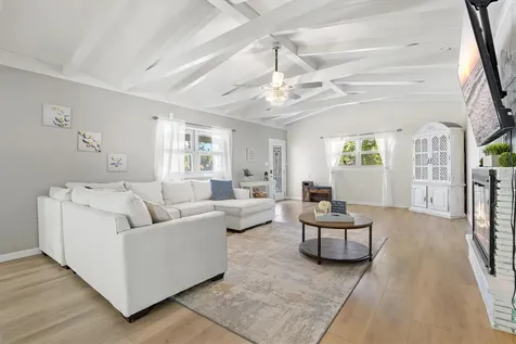214 Gaines Avenue Sarasota FL 34243