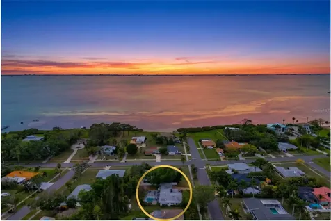 214 Gaines Avenue Sarasota FL 34243