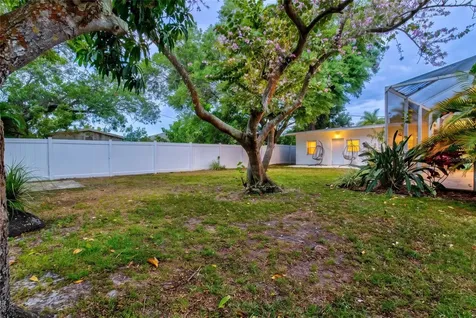 214 Gaines Avenue Sarasota FL 34243