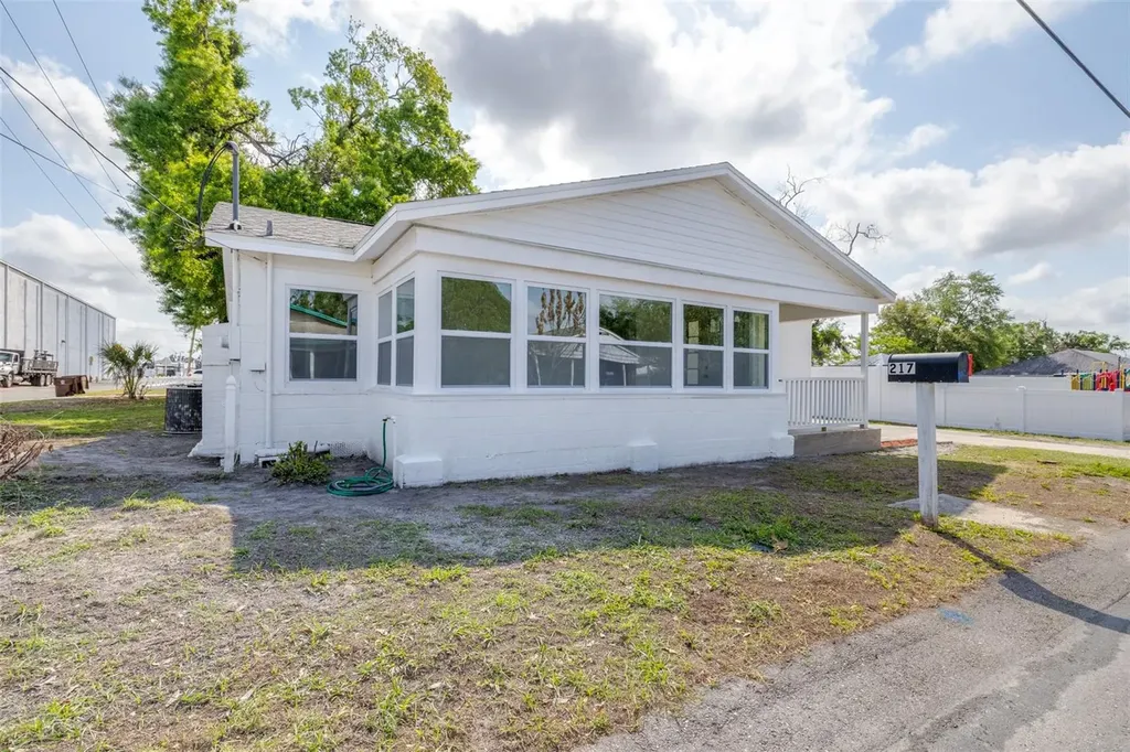 217 NW 4th Avenue Mulberry FL 33860