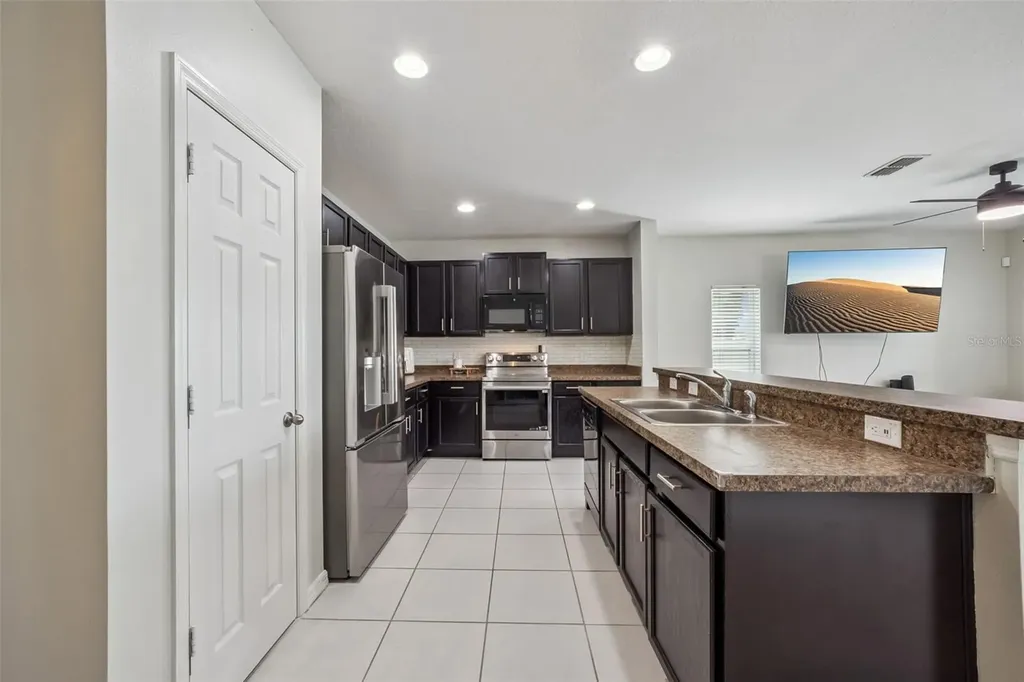240 Whispering Pines Way Davenport FL 33837