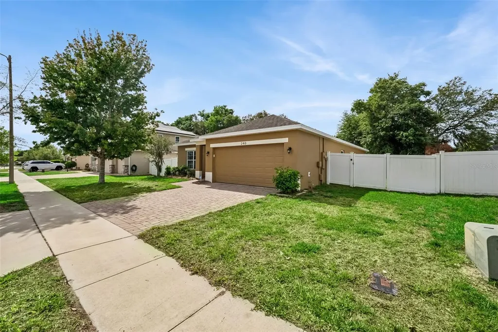 240 Whispering Pines Way Davenport FL 33837