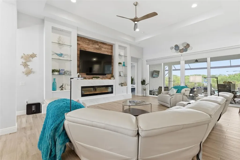 8245 Grande Shores Drive Sarasota FL 34240