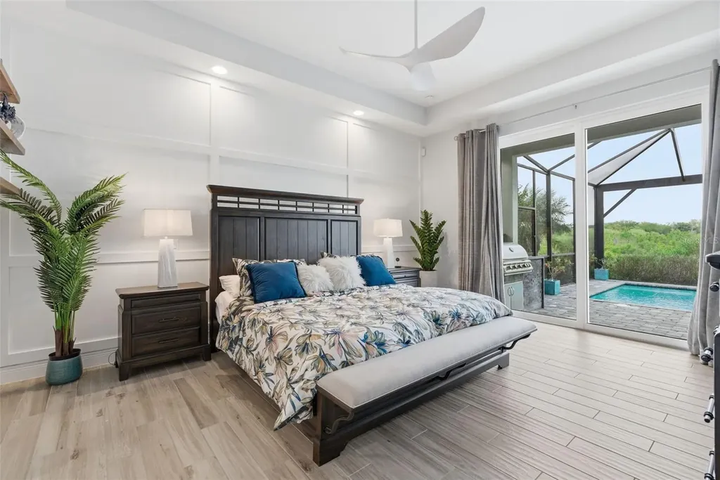 8245 Grande Shores Drive Sarasota FL 34240