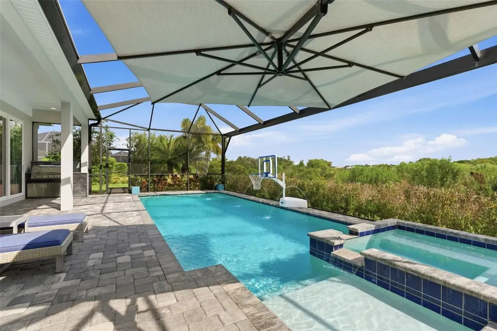 8245 Grande Shores Drive Sarasota FL 34240