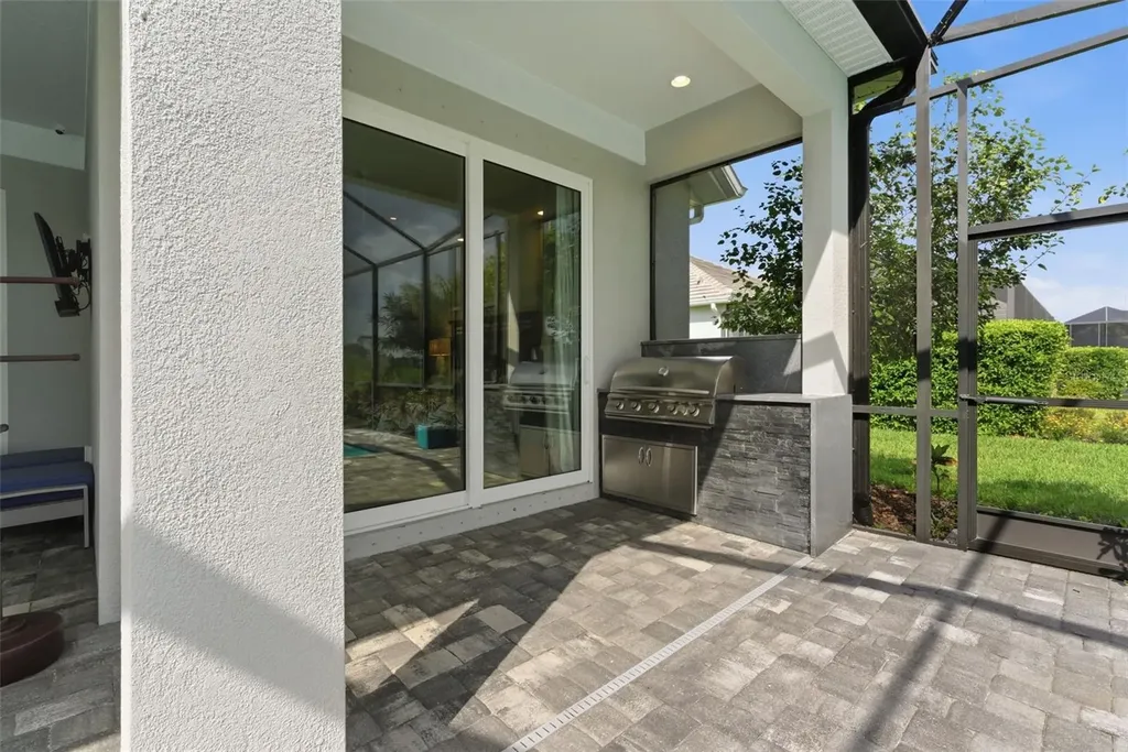 8245 Grande Shores Drive Sarasota FL 34240