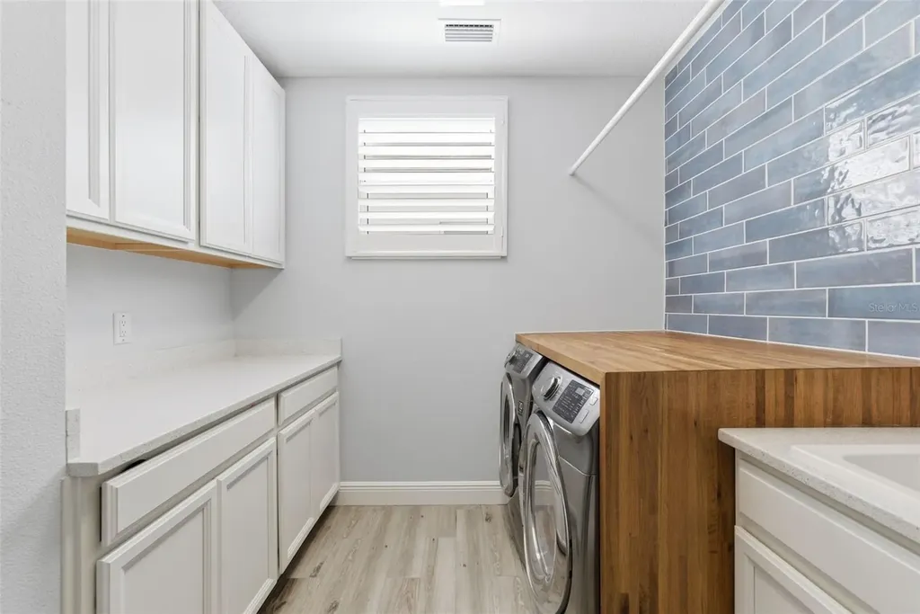 8245 Grande Shores Drive Sarasota FL 34240