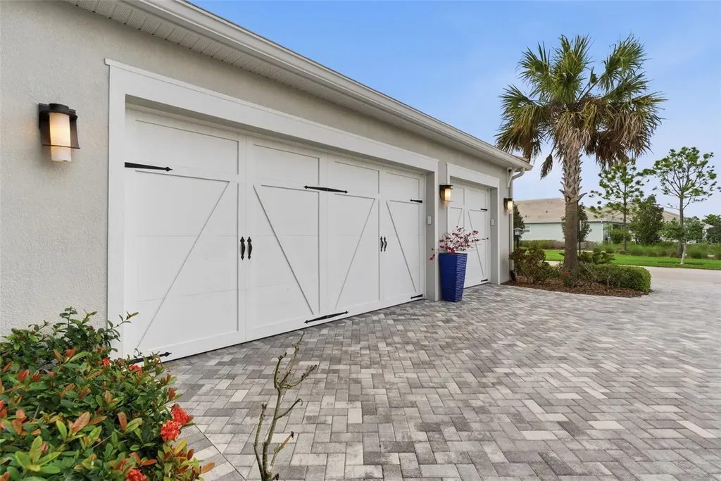 8245 Grande Shores Drive Sarasota FL 34240