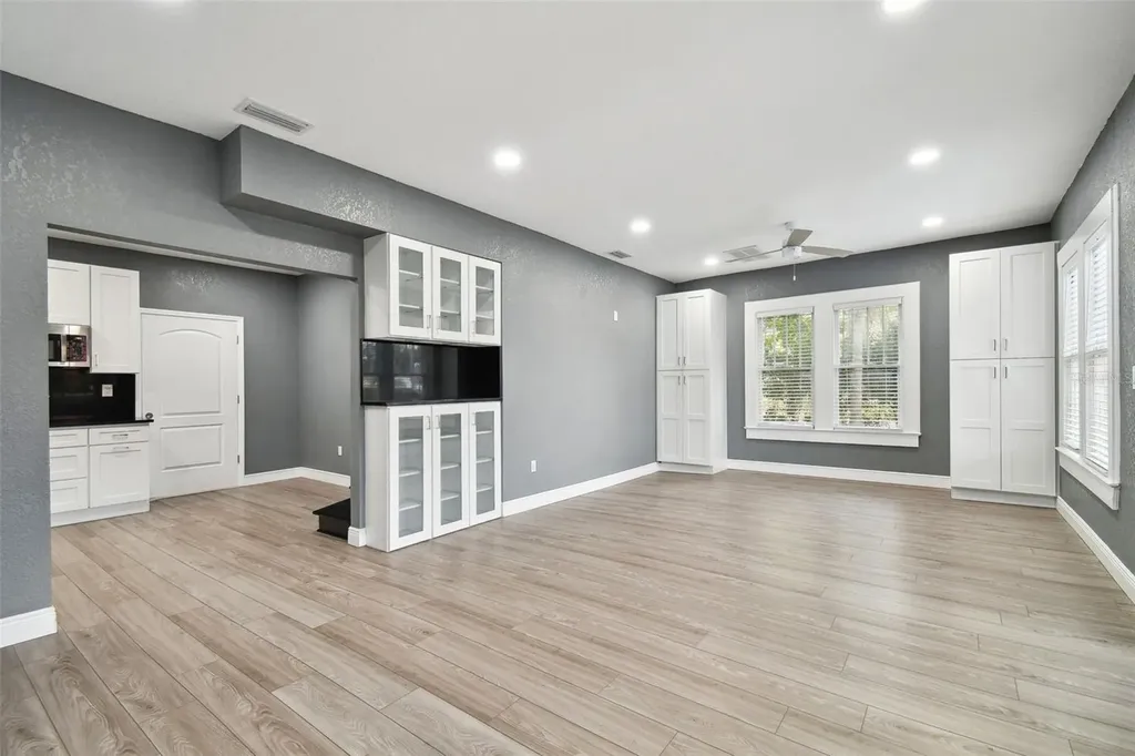 6810 N Navin Avenue Tampa FL 33604