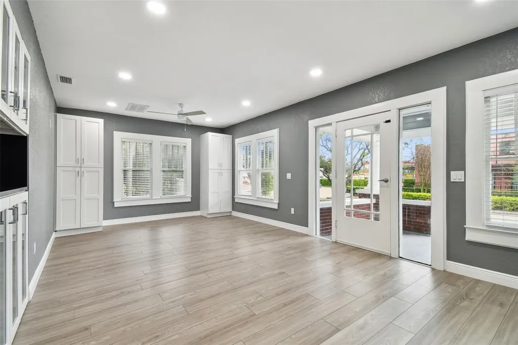 6810 N Navin Avenue Tampa FL 33604