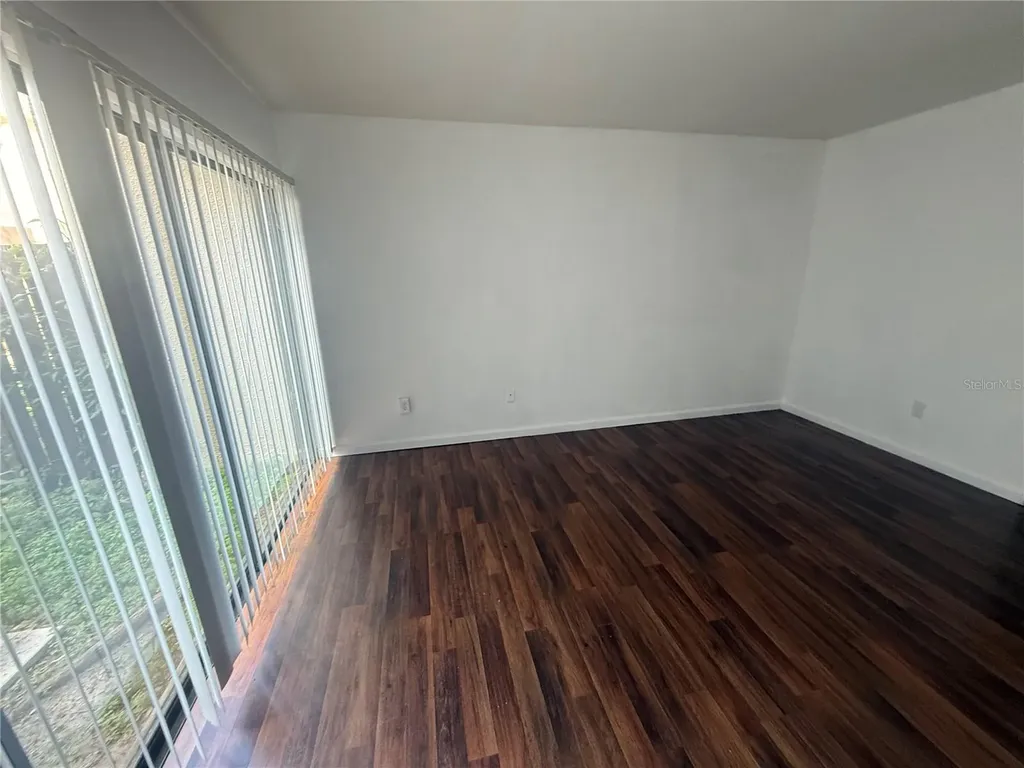 870 Village Lake Terrace N St Petersburg FL 33716