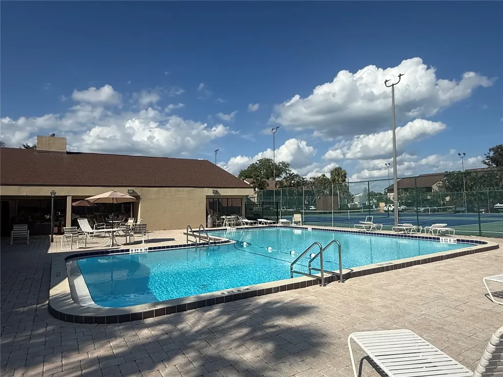 870 Village Lake Terrace N St Petersburg FL 33716