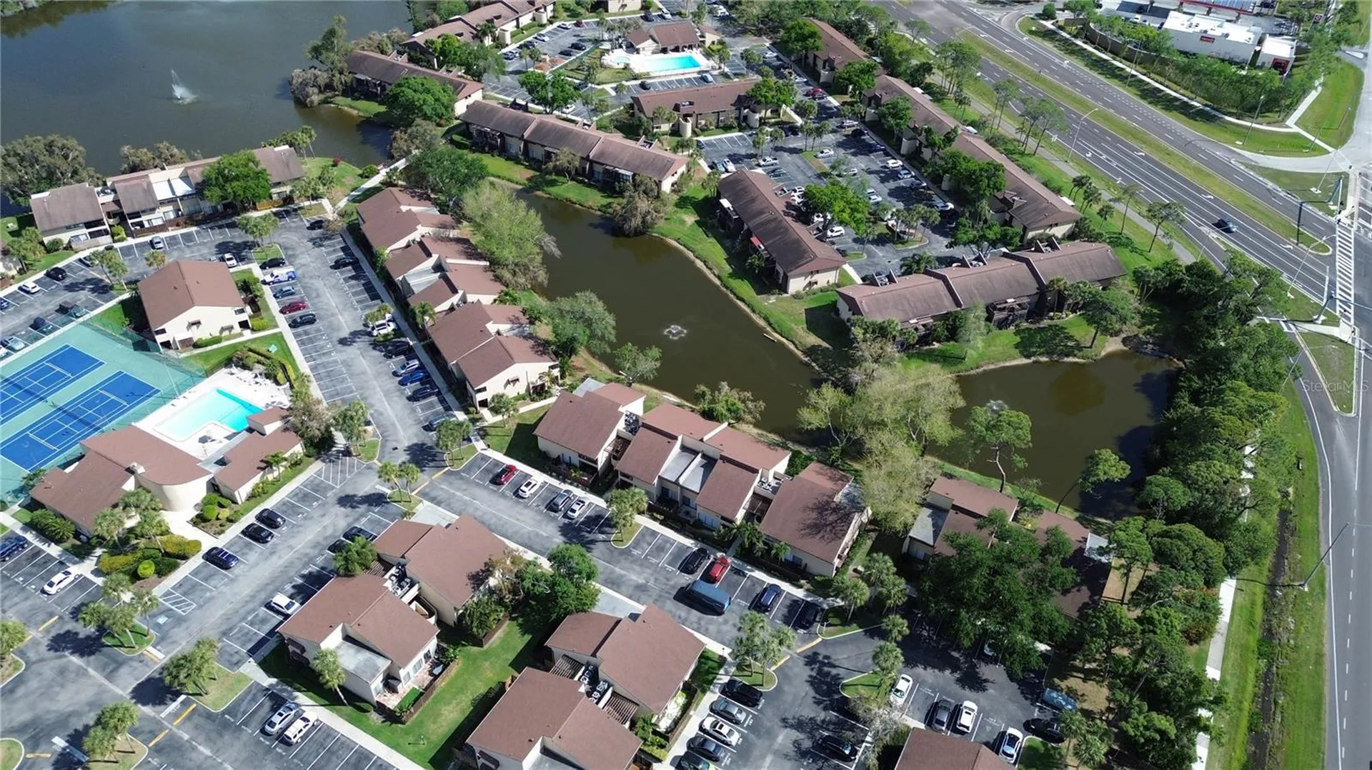 870 Village Lake Terrace N St Petersburg FL 33716