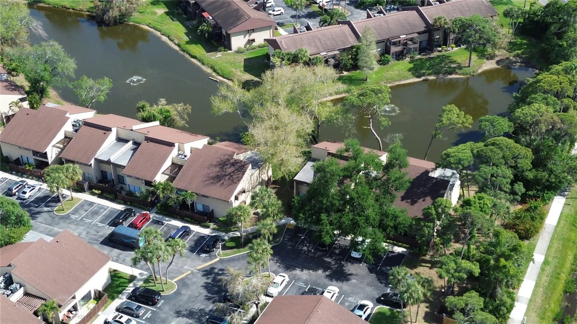 870 Village Lake Terrace N St Petersburg FL 33716