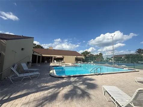 870 Village Lake Terrace N St Petersburg FL 33716