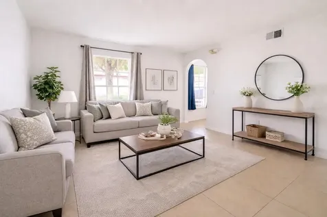 704 Swan Way Kissimmee FL 34758