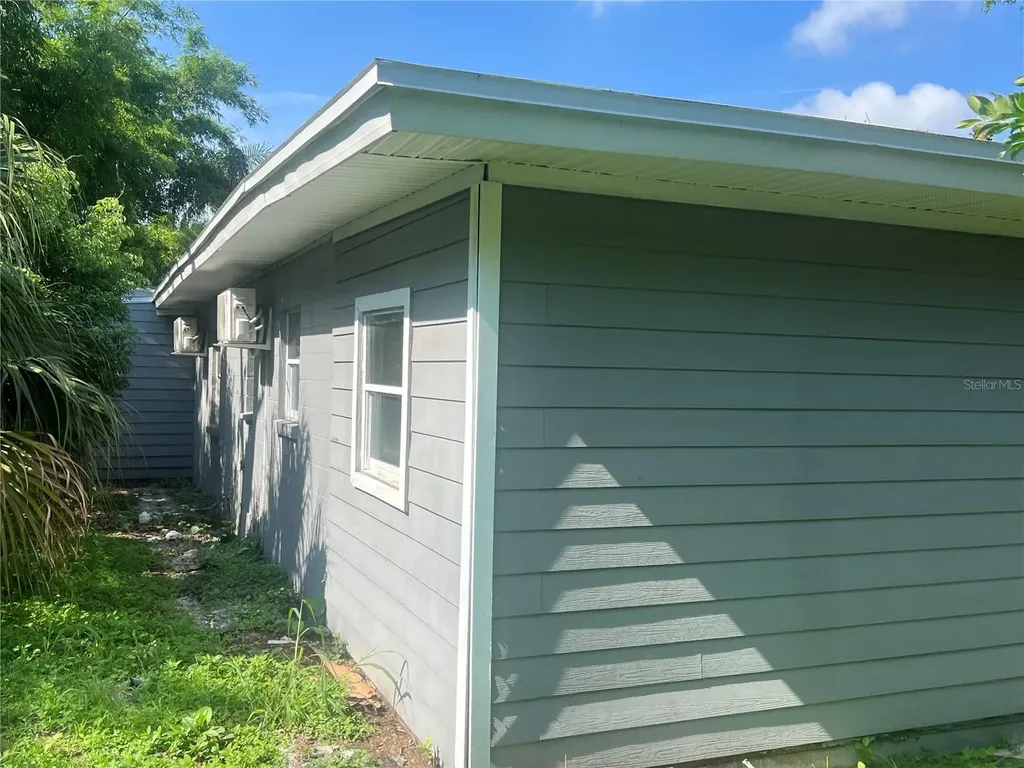 2002 E 33rd Avenue Tampa FL 33610
