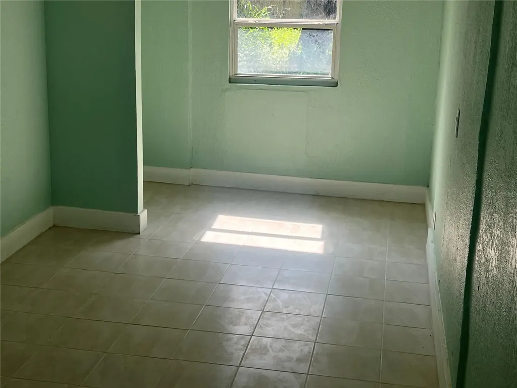 2002 E 33rd Avenue Tampa FL 33610