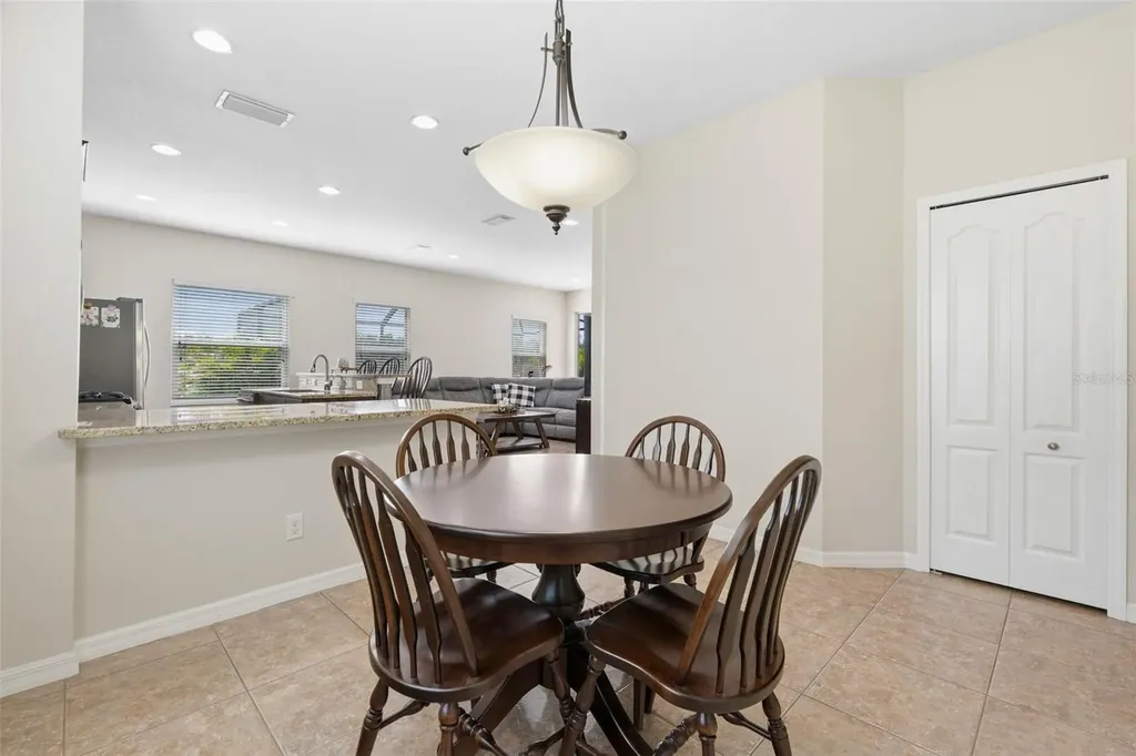 11904 Forest Park Circle Bradenton FL 34211