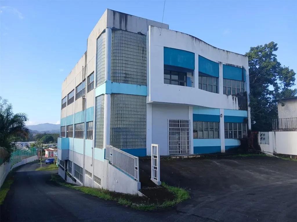 97 State Road 2 Pueblo Viejo Guaynabo PR 00966