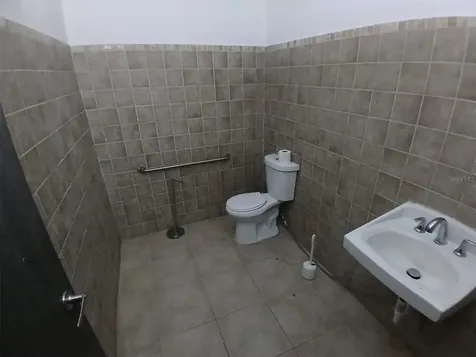 97 State Road 2 Pueblo Viejo Guaynabo PR 00966