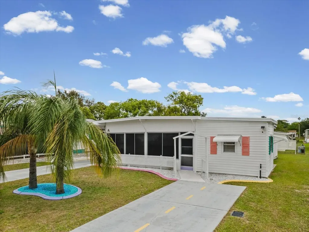 7366 First Loop Avenue Brooksville FL 34613