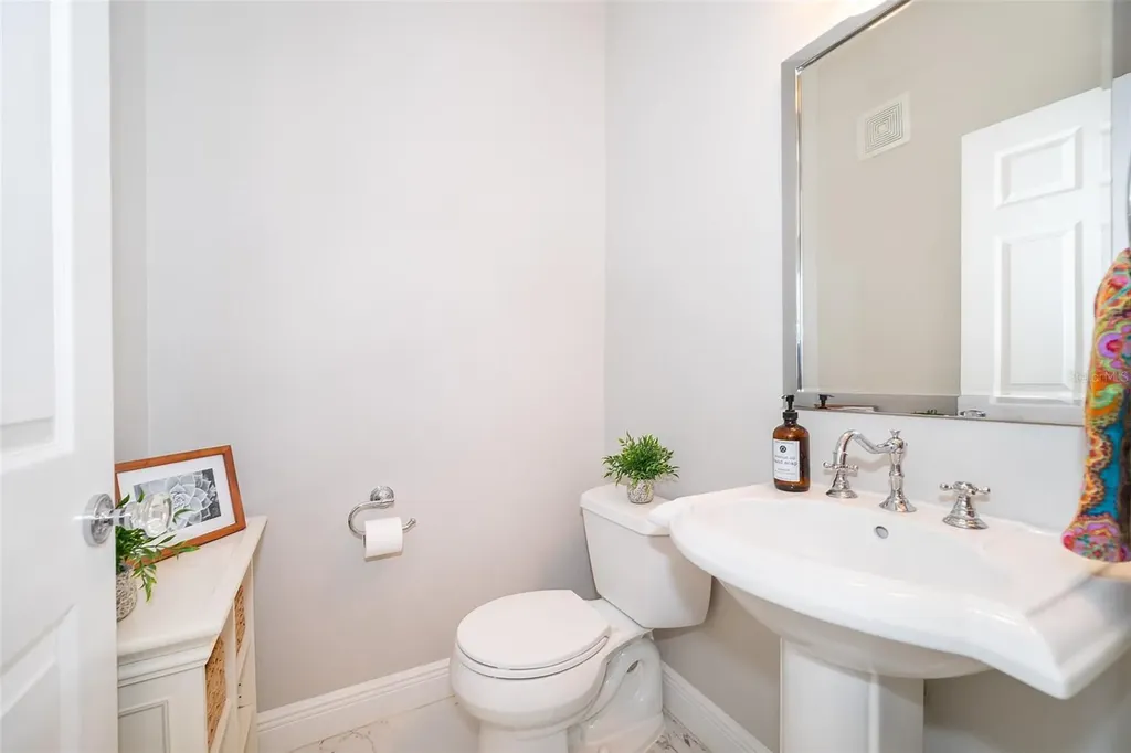 1655 Lakemont Avenue Orlando FL 32814