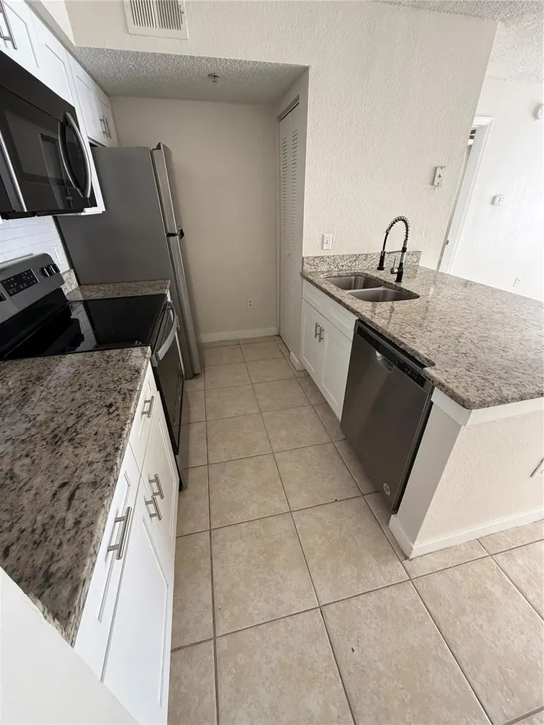 2201 Key West Court Kissimmee FL 34741
