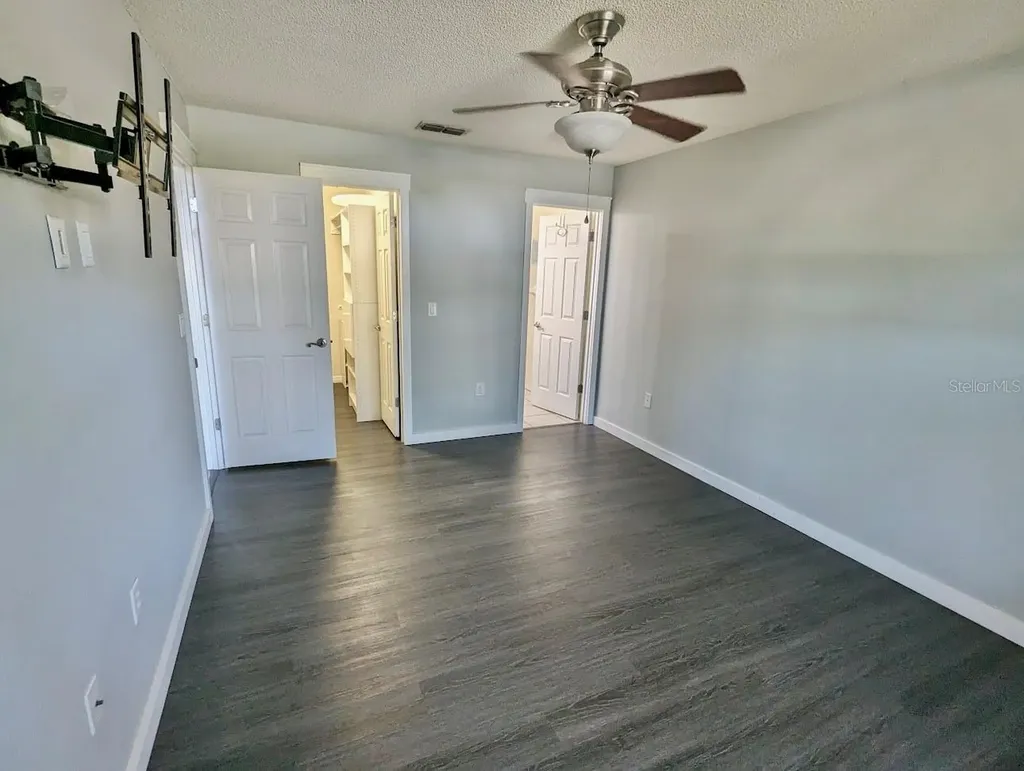 4970 Reagen Way Sarasota FL 34232