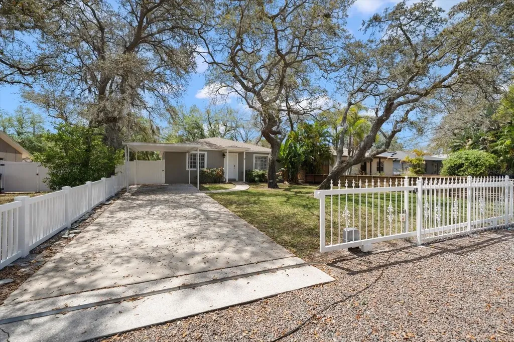 3128 W Varn Avenue Tampa FL 33611